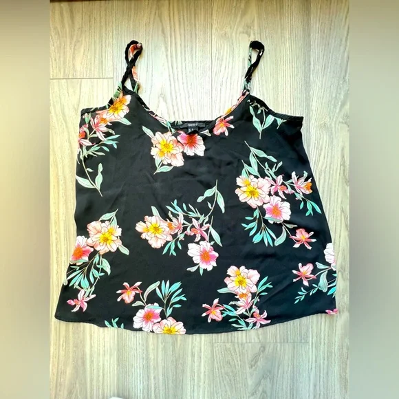 Forever 21 | Tops | Forever2 Black Floral Vneck Cami Top With